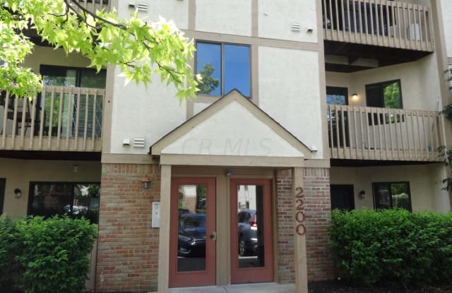 2200 Hedgerow Road - 2200 Hedgerow Road, Columbus, OH 43220