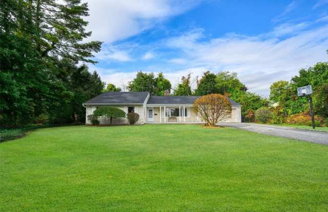 170 Crabapple Road - 170 Crabapple Road, Flower Hill, NY 11030