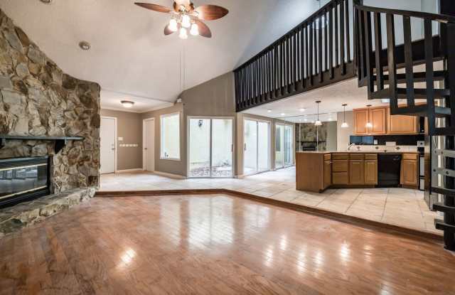 NEW PRICE! 3/2 Palm Harbor Townhouse photos photos
