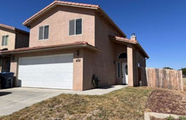 Charming 2-Story Home in a Convenient Tehachapi Location photos photos Charming 2-Story Home in a Convenient Tehachapi Location photos photos