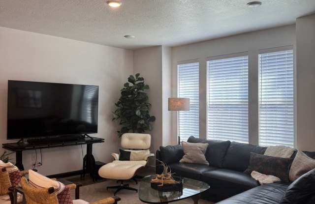 Beautiful Highland Home for rent! Gallery 3