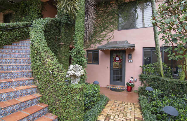 226 Chilean Avenue Gallery 3