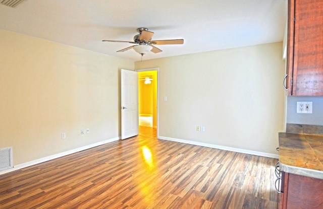 1724 N Merrimac Drive Gallery 3