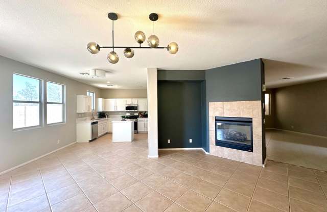 Beautiful SW Las Vegas Home. 4 Beds 2.5 Bath. Large yard. Gallery 4
