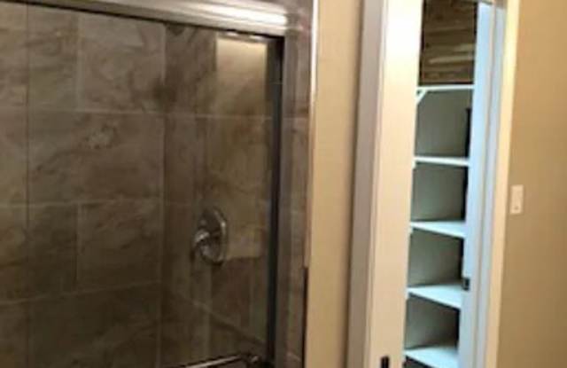9003 Bridgewood Court Gallery 3