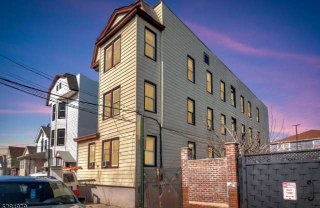 215 Delaware St - 215 Delaware Street, Elizabeth, NJ 07206