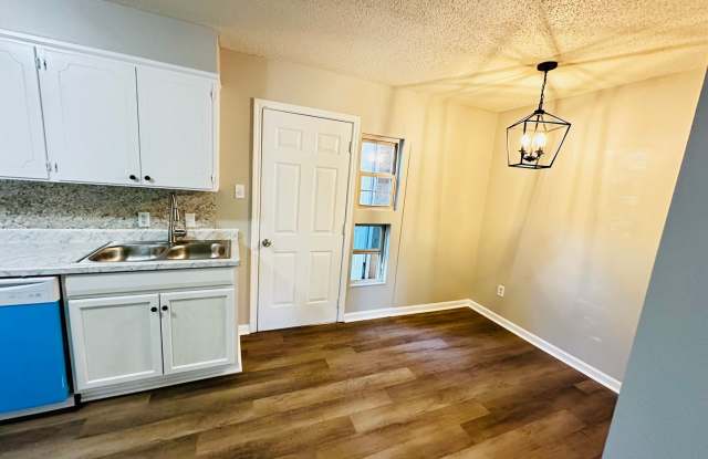 A Great Living Space in the Heart of the City! Gallery 4
