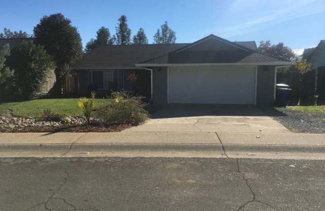 Candlewood Neighborhood close to pond! Gallery 1