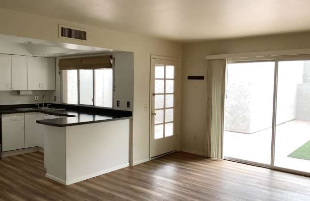 7134 N VIA NUEVA -- Gallery 4