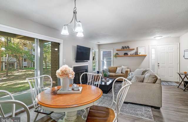 7598-L LAKESIDE VILLAGE Drive unit: L photos photos