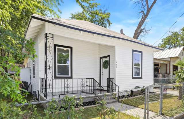 306 W Baylor photos photos