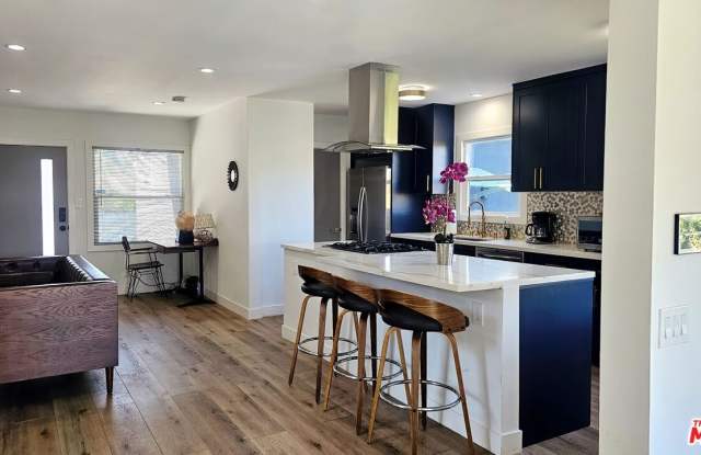 6744 Mulholland Dr - 6744 Mulholland Drive, Los Angeles, CA 90068