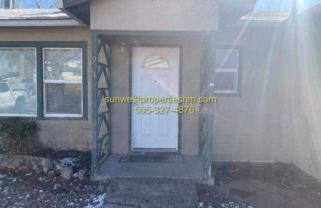 3 Bedroom, 1 Bath House - 914 North Buena Vista Avenue, Farmington, NM 87401
