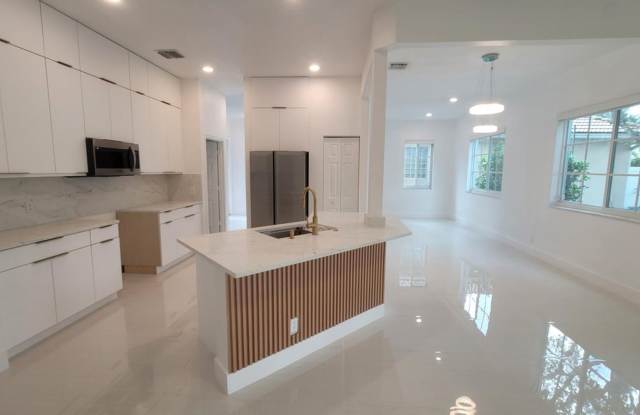 2018 Reston Circle, Royal Palm Beach, FL 33411 - 2018 Reston Circle, Royal Palm Beach, FL 33411 2018 Reston Circle, Royal Palm Beach, FL 33411 - 2018 Reston Circle, Royal Palm Beach, FL 33411