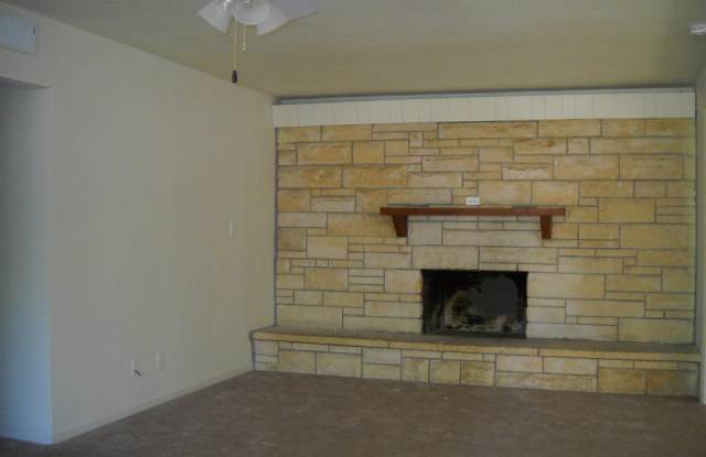 4 bedroom home with updated amenities, upgrades, a nice floor plan and good access to FWY 41, schools & shopping. Gallery 4