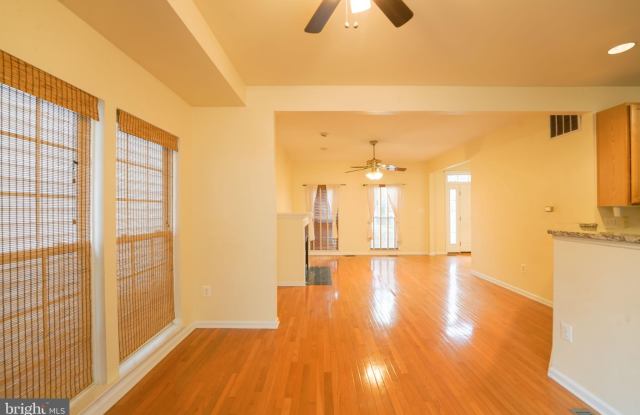 303 HIGHLAND RIDGE Avenue Gallery 4