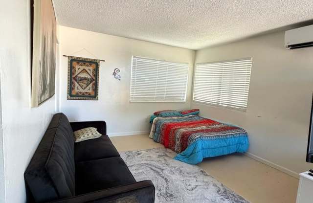 Cozy 1 Bedroom 1 Bathroom with Great Views Gallery 3