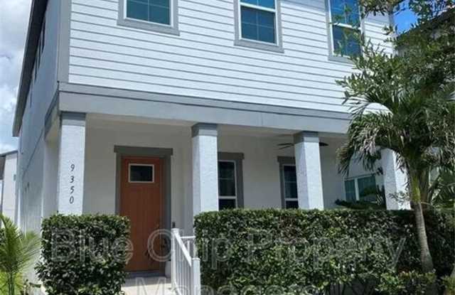 9350 Tyrella Pine photos photos