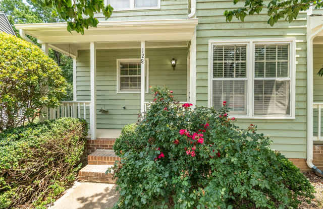 2 Ensuite Bedrooms + 2 Half Baths Woodcroft End Unit Townhouse Gallery 3