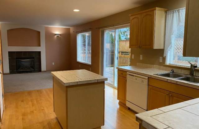 7522 56th Pl NE Gallery 2