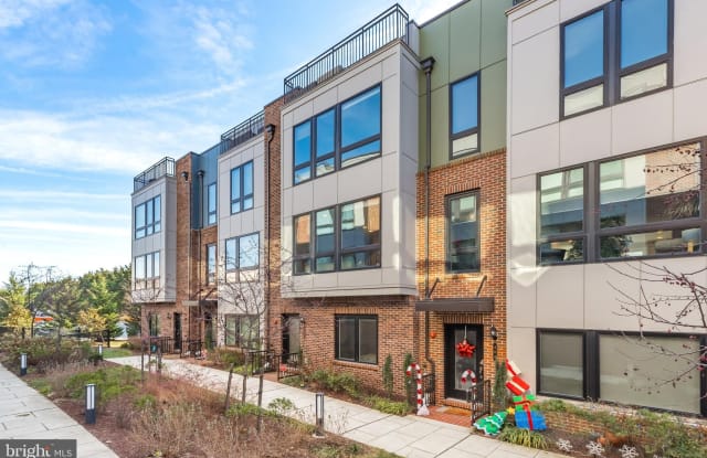 404 NOTTOWAY WALK - 404 Nottoway Walk, Alexandria, VA 22304 404 NOTTOWAY WALK - 404 Nottoway Walk, Alexandria, VA 22304