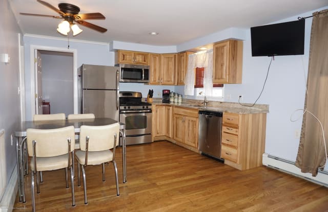 27 Sampson Avenue - 27 Sampson Avenue, Seaside Heights, NJ 08751