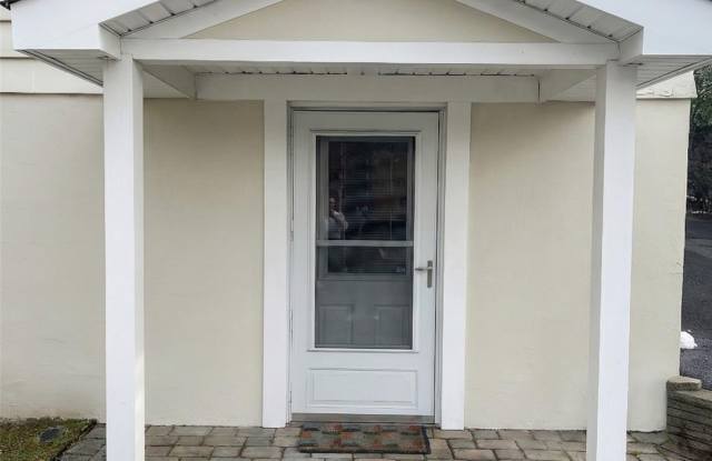 14 Central Avenue N unit: Rear - 14 Central Avenue North, Nyack, NY 10960 14 Central Avenue N unit: Rear - 14 Central Avenue North, Nyack, NY 10960