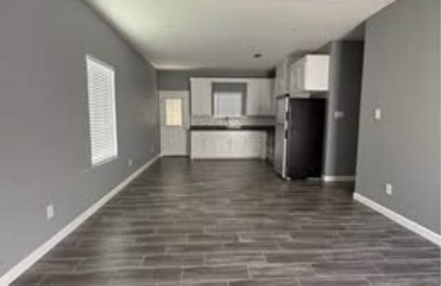 2922 W Driftwood St Gallery 2