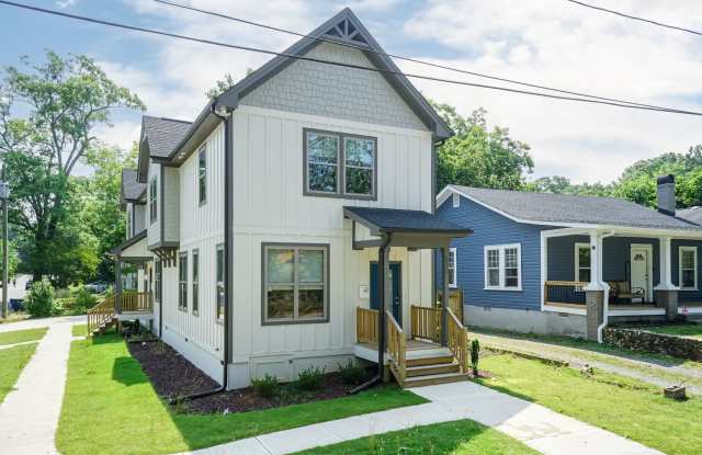 LIKE NEW THREE BEDROOM HOME! photos photos