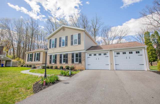 Amazing 5 BR/3 BR Single-Family Home in Rockville! photos photos