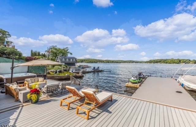 111 Maxim Dr - 111 Maxim Drive, Hopatcong, NJ 07843
