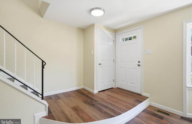 417 STERNWHEELER Court Gallery 3