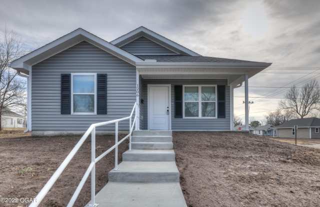 1206 E Hill Street photos photos