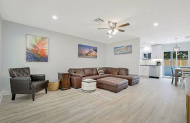 **Ask about the TWO WEEKS FREE** READY FOR A NEW TENANT ON 9/1/2026** COMPLETELY REMODELED BEAUTIFUL 2/1 UNIT FOR ANNUAL TENANT AVAILABLE ASAP ** STARTING 9/1/2024**** Gallery 3