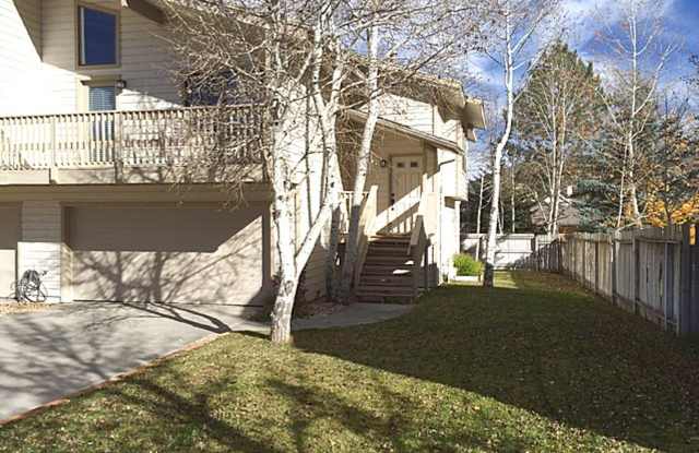 Great location on Cul-de-Sac photos photos