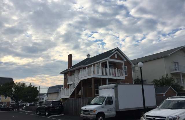 1202 N Baltimore Avenue photos photos