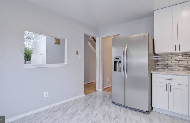 6714 MOCKINGBIRD WOODS COURT Gallery 4