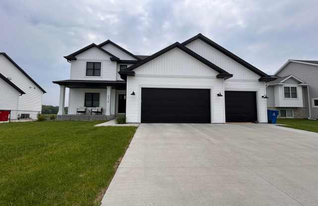 Stunning 5 Bed, 3.5 Bath Luxury Home for Rent | Built in 2022 photos photos
