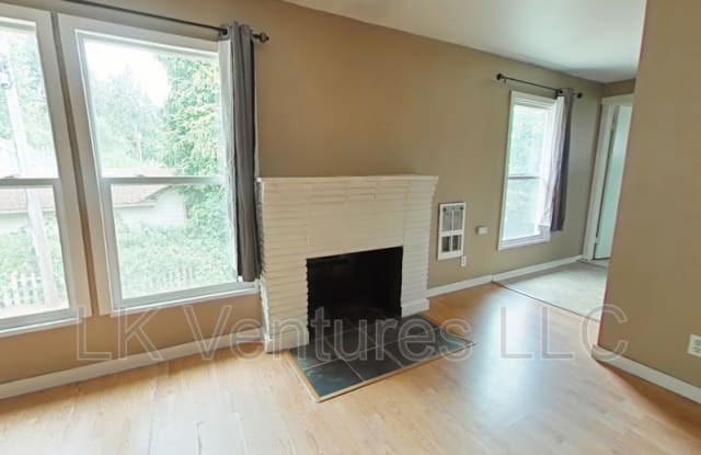 133 Marion Ave N Apt 3 - 133 North Marion Avenue, Bremerton, WA 98312