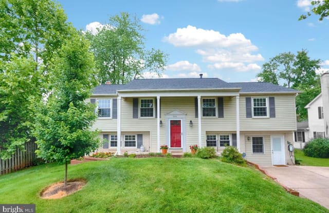 13314 PENNYPACKER LANE - 13314 Pennypacker Lane, Greenbriar, VA 22033