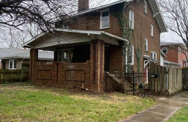 Spacious 3 Bedroom Home w/ 3 Full Baths photos photos
