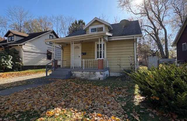 Three bedroom one bathroom home for rent - 970 Eva Avenue, Akron, OH 44306