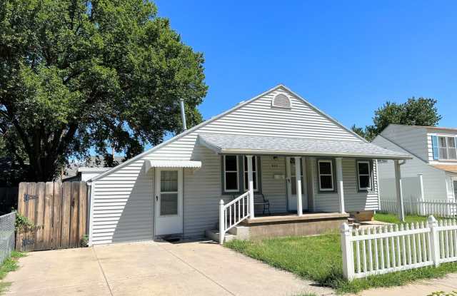 2 bed, 1 bath with bonus room photos photos