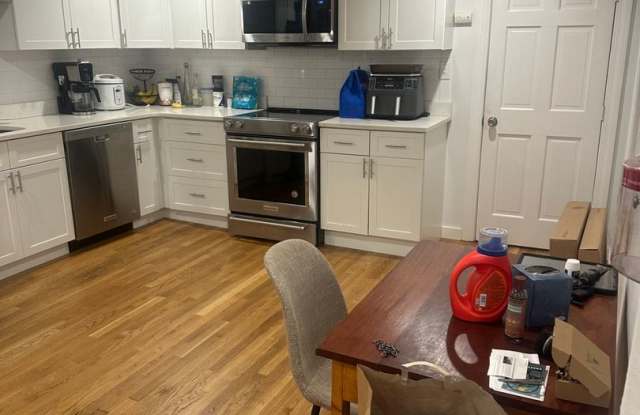 Nicely updated, pet friendly 2 bed in South Boston for September 1! photos photos