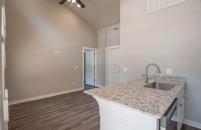 Nice! 2 Bath Home!! Gallery 3