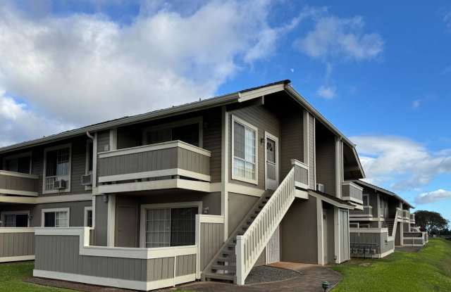 Available June 1. 1BD/1BA/1PKG at Royal Palm in Waipio. photos photos