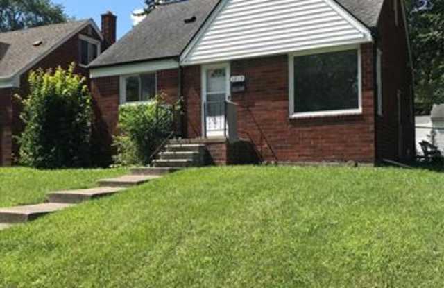 1212 COLONIAL Drive Gallery 2