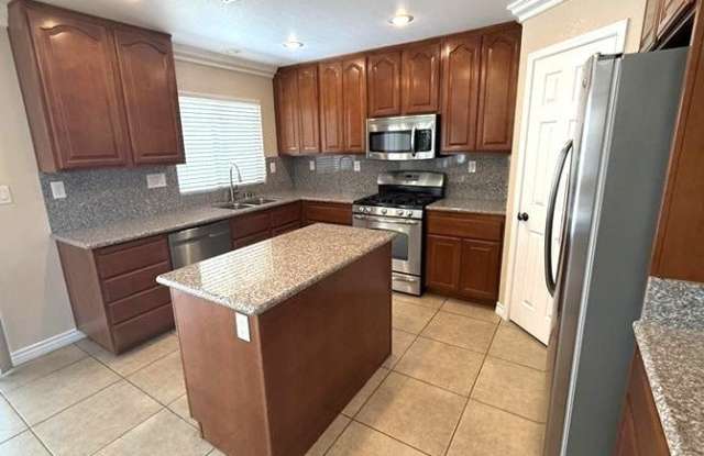 5565 Golden Palms Court Gallery 4