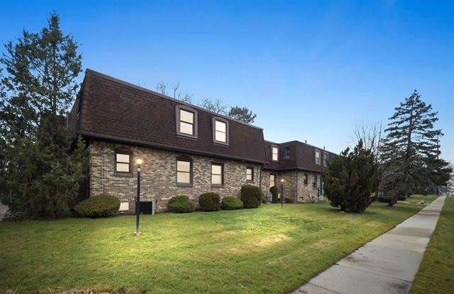 5025 CROOKS Road - 5025 Crooks Road, Royal Oak, MI 48073