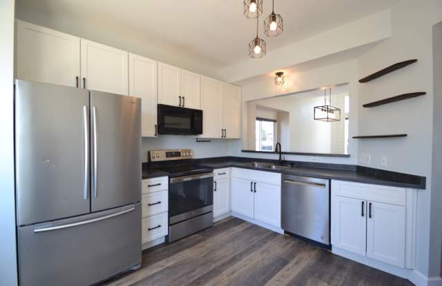Updated 4 Bedroom Home Available Now! Gallery 4